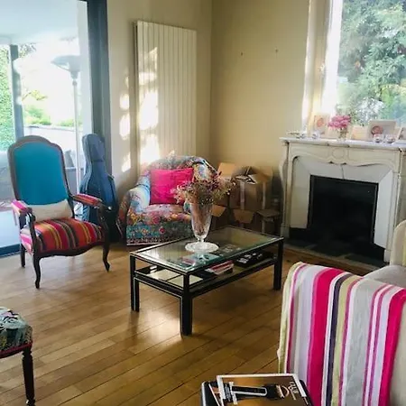 Villa Villa *